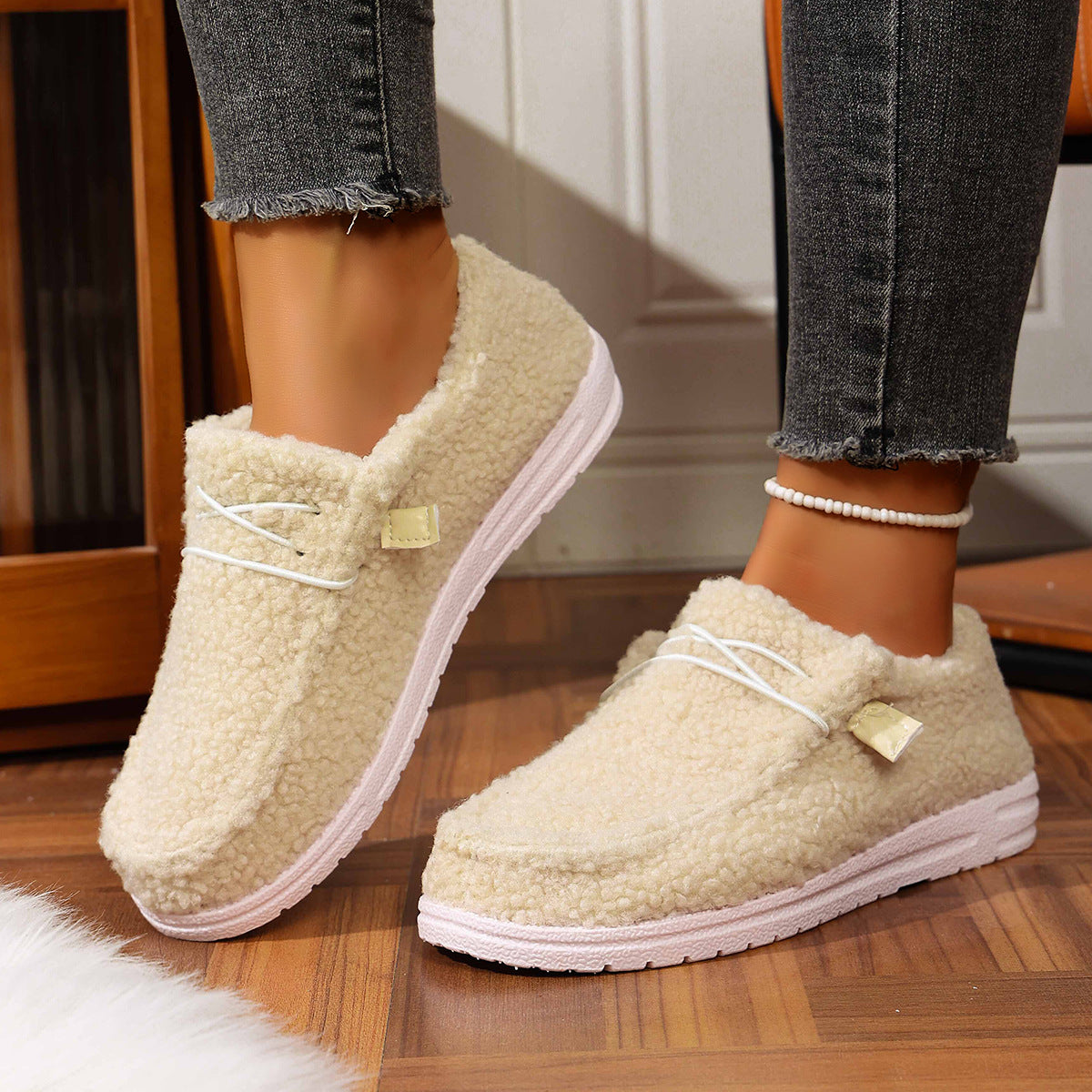 Mellony - Stylowe płaskie buty Teddy dla kobiet
