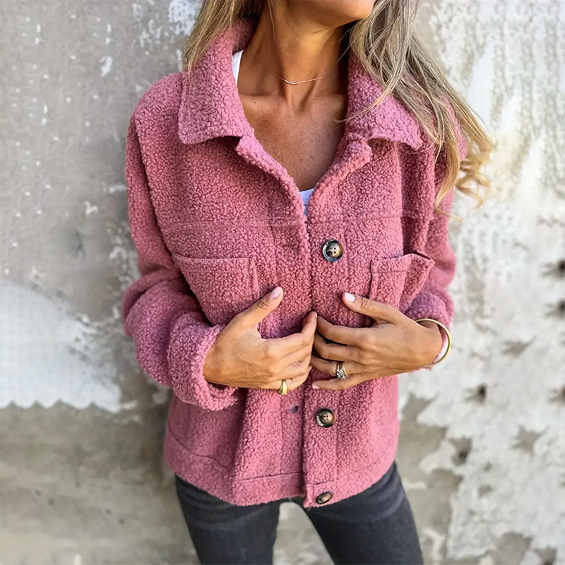 Eleanor - Współczesna wełniana kurtka z klasycznym kołnierzem dla kobiet