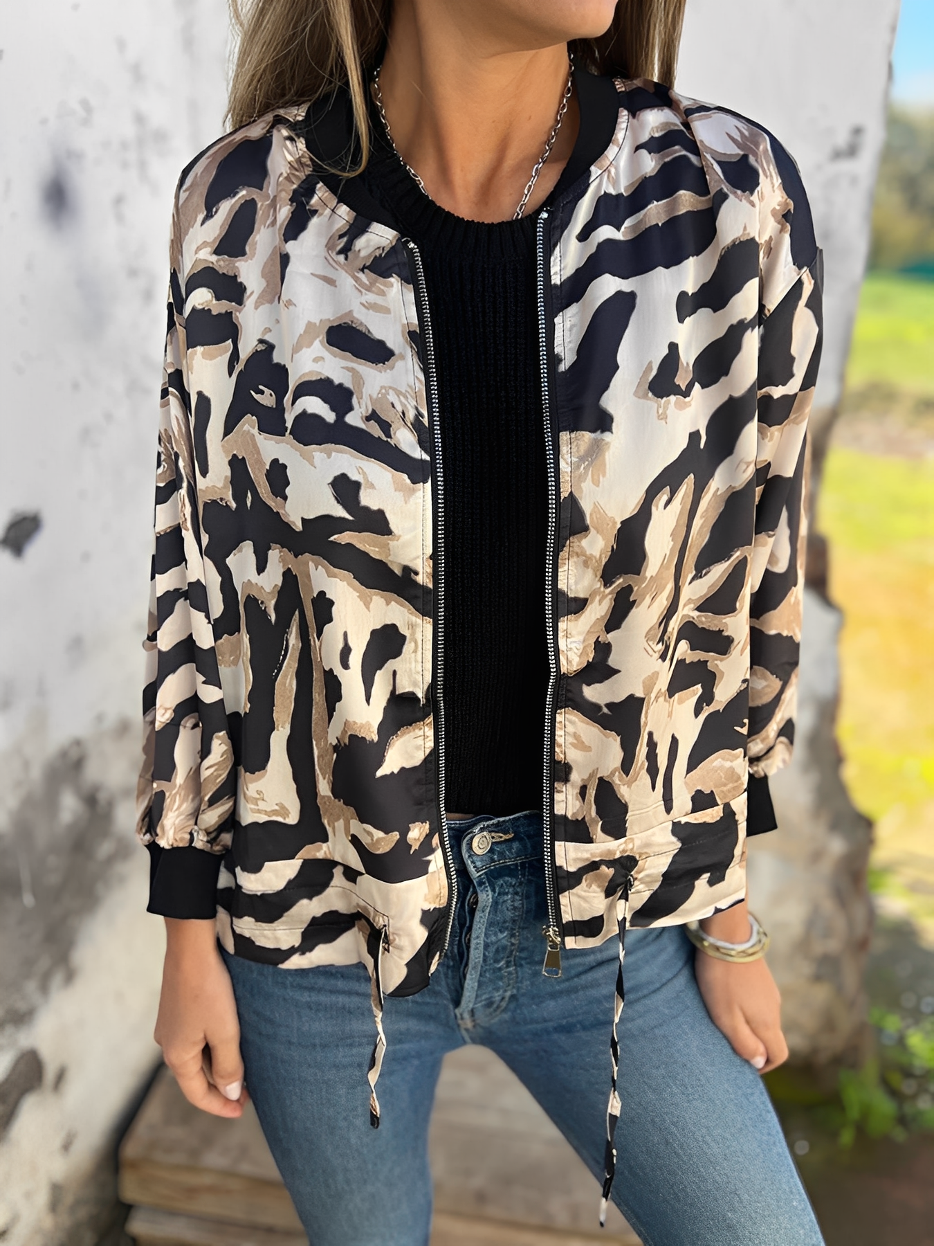 Ryana - Stylowa kurtka damska z zamkiem