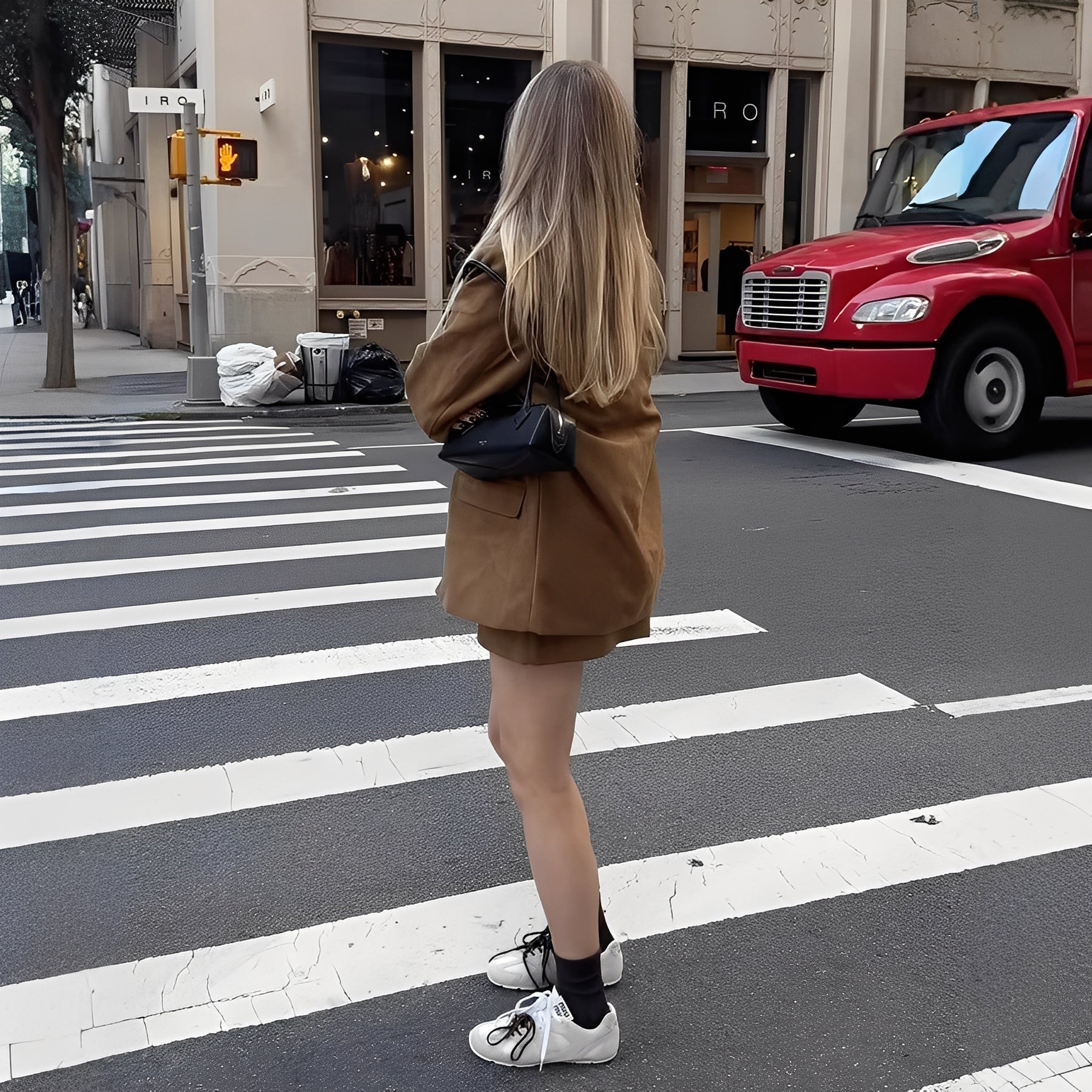 Ashlea - Szykowny blezer z klapami i spódnicą dla kobiet