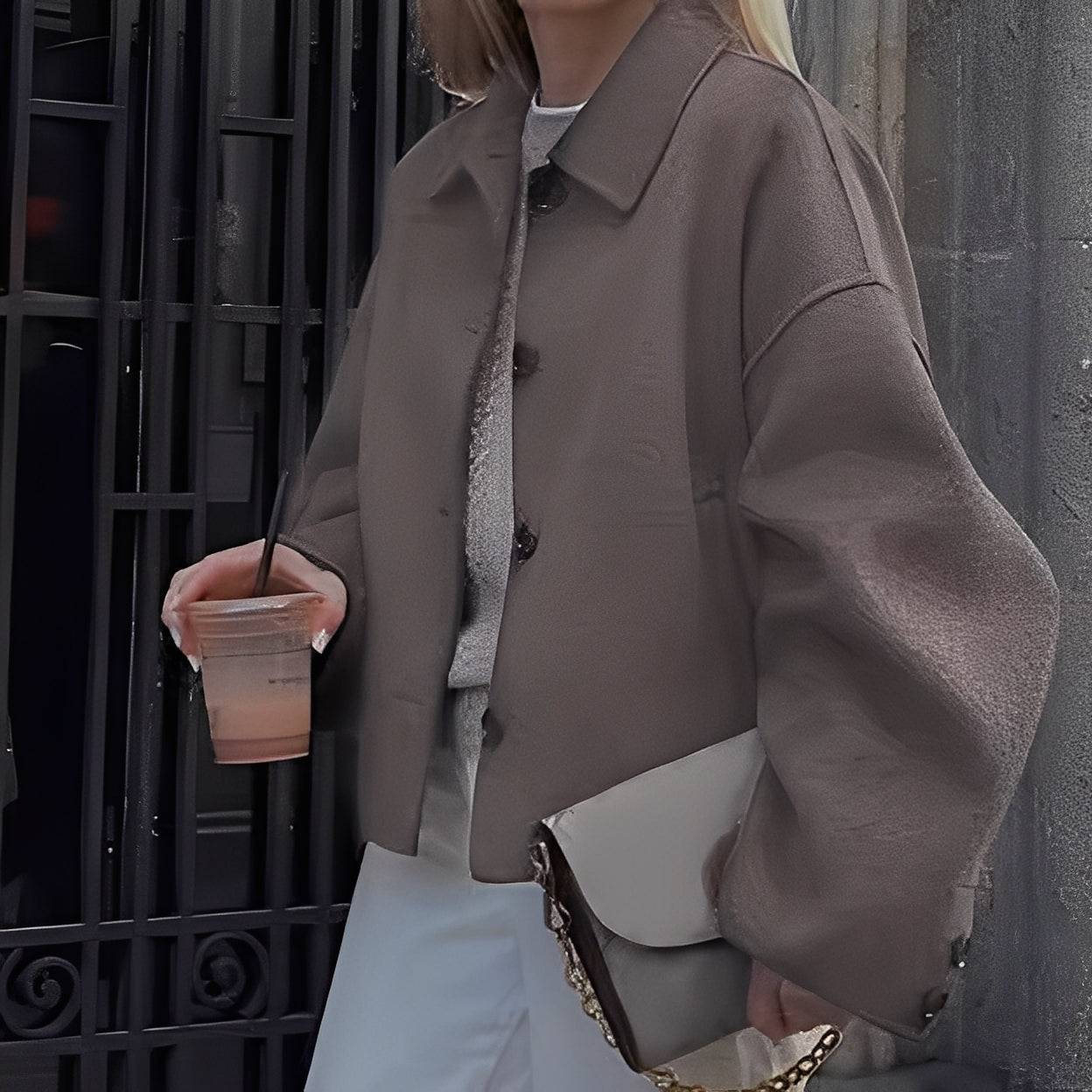 Patricia - Damska kurtka z szerokim kołnierzem