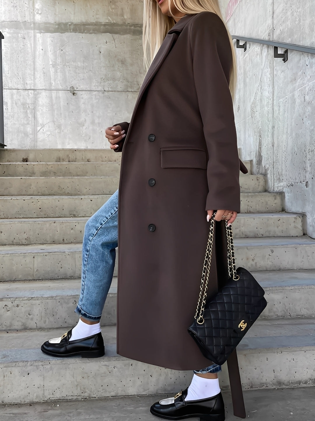 Suzanne - Klasyczny damski płaszcz dwurzędowy z paskiem