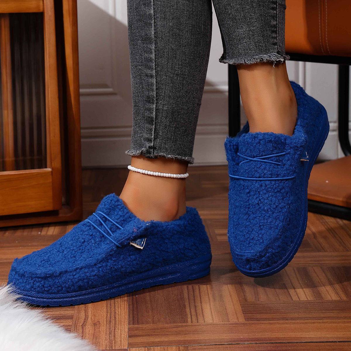 Mellony - Stylowe płaskie buty Teddy dla kobiet