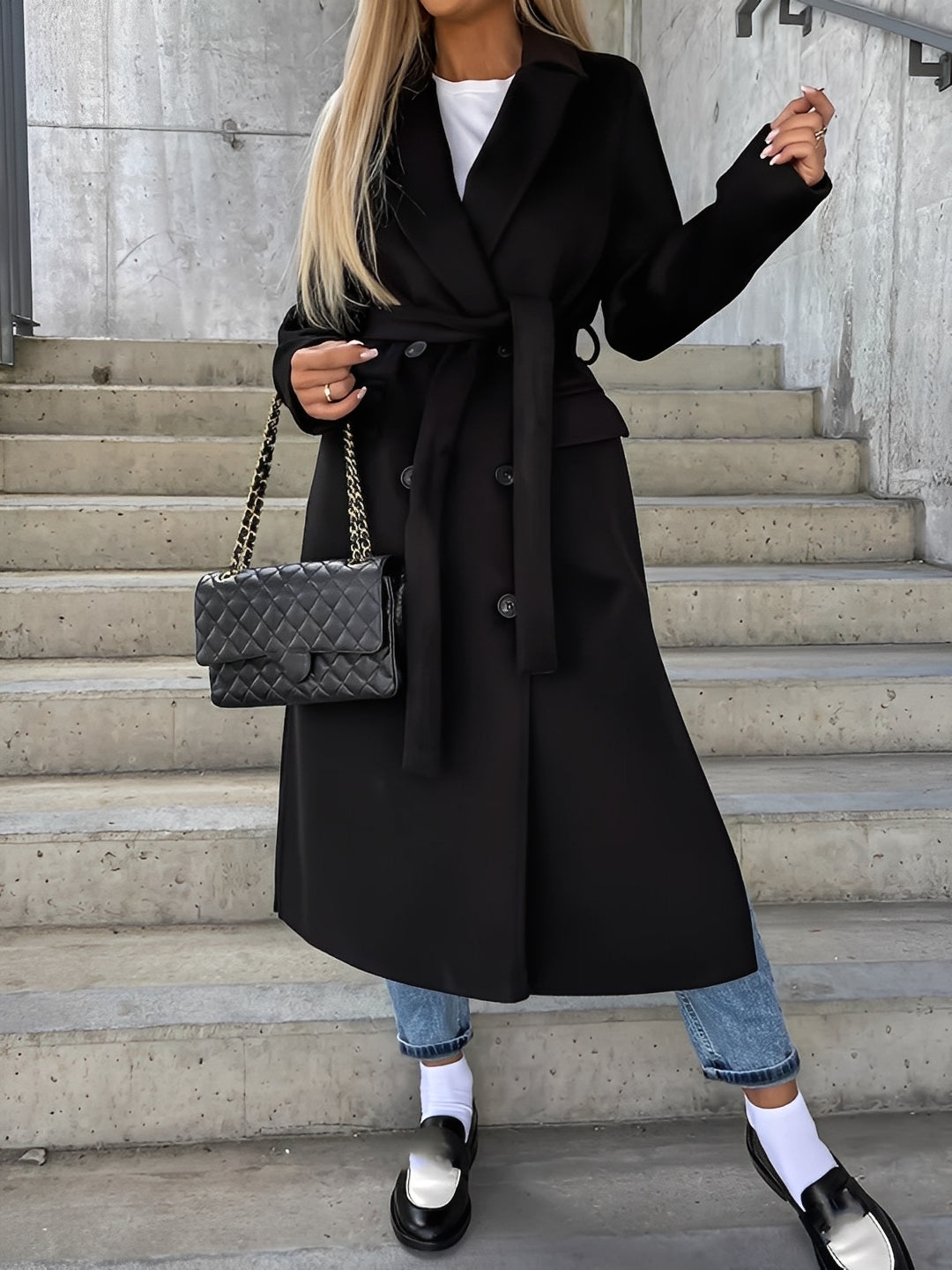 Suzanne - Klasyczny damski płaszcz dwurzędowy z paskiem