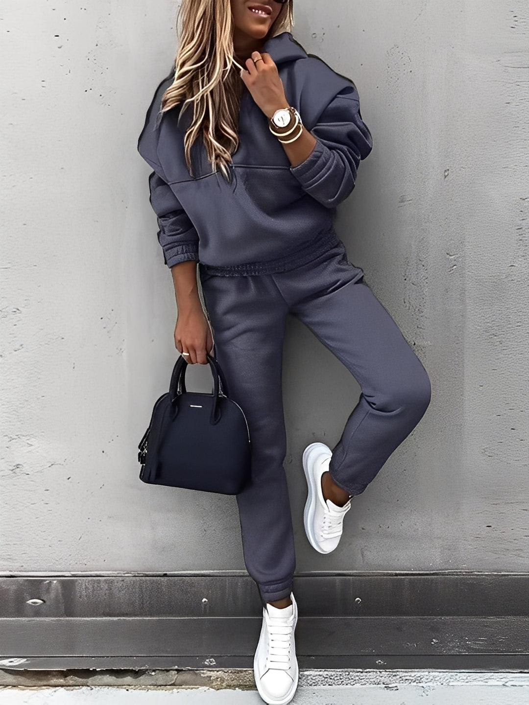 Dianna - Stylowy damski dres z kapturem