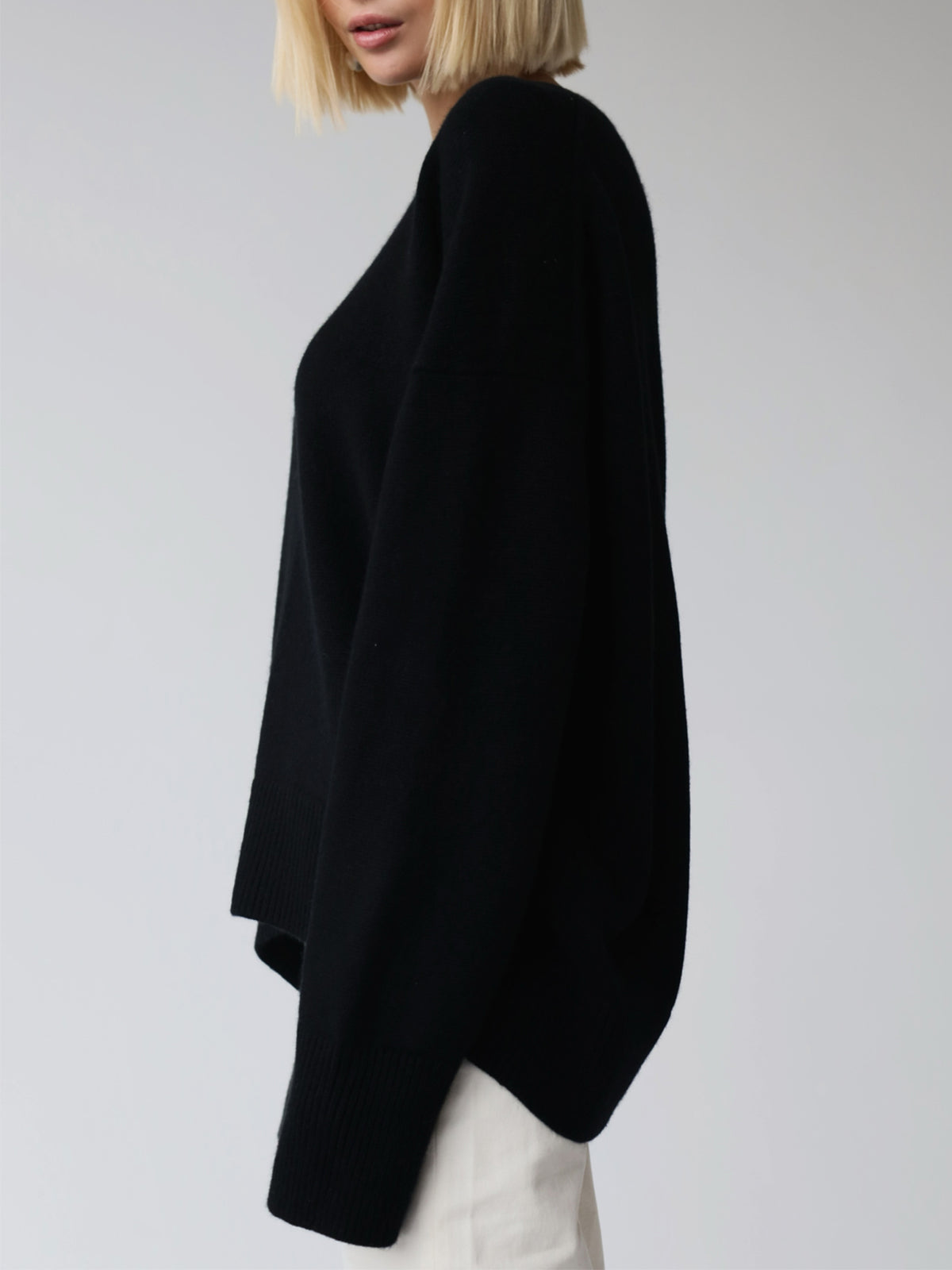 Amara – Oversized Pullover „Cukrowa Wata“